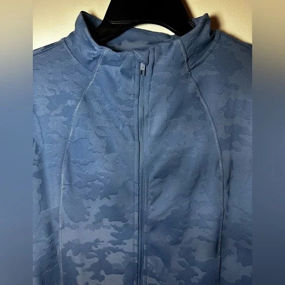 Spyder Women's Embossed Camo Full Zip Active Jacket XL - Picture 8 of 15